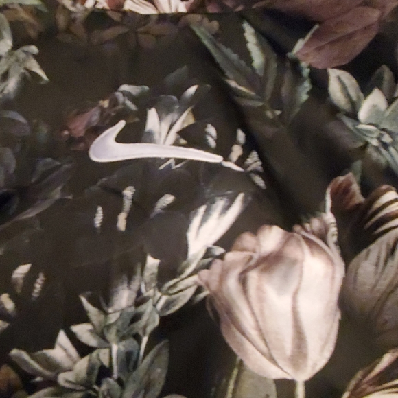 New Nike Jacket with floral print and hood - Picture 2 of 4